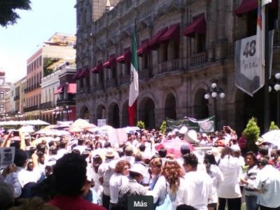 Participan casi dos mil médicos y estudiantes en marcha #YoSoy17